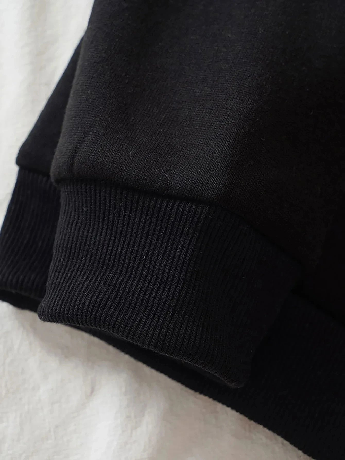 Sudadera “Dead Inside” – Edición Shadow Core
